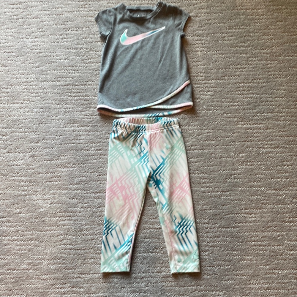 Nike outfit 2T